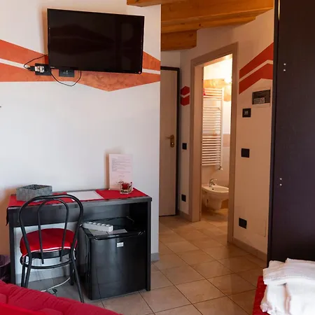 La Casa Del Grillo 1 فندق مبيت وإفطار أَويستا